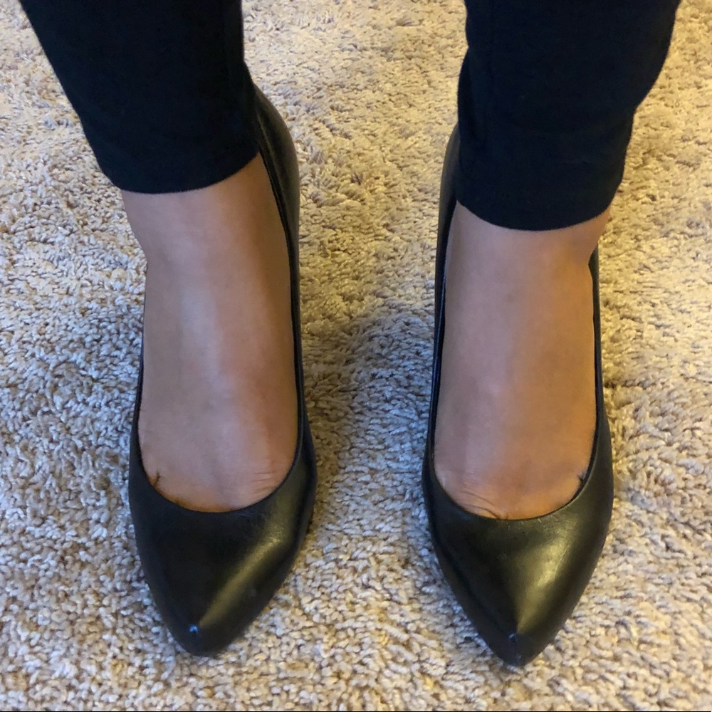 Vince Camuto pumps stud detail heel - Picture 4 of 6